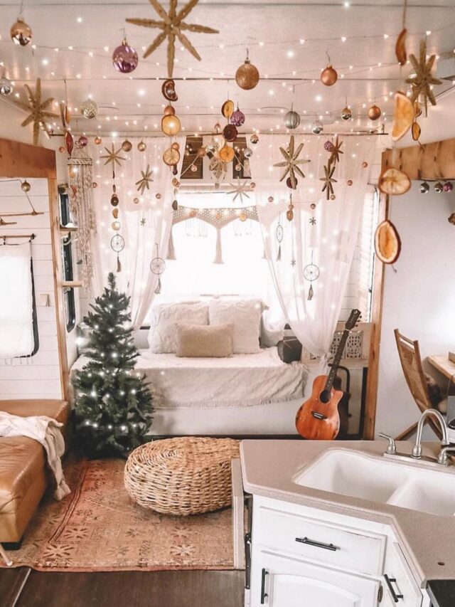 5 RV Christmas Decorations & Style Ideas Story
