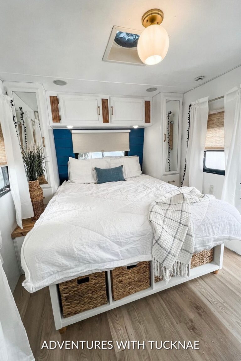 21 Gorgeous RV Bedroom Makeovers & Cozy Remodel Ideas