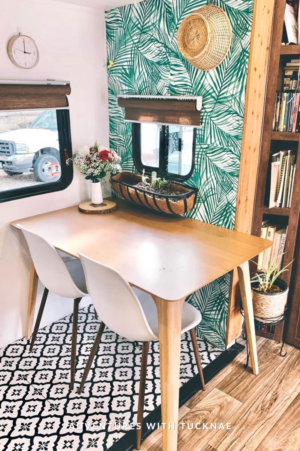21 Gorgeous RV Table Ideas for Camper Dining Tables