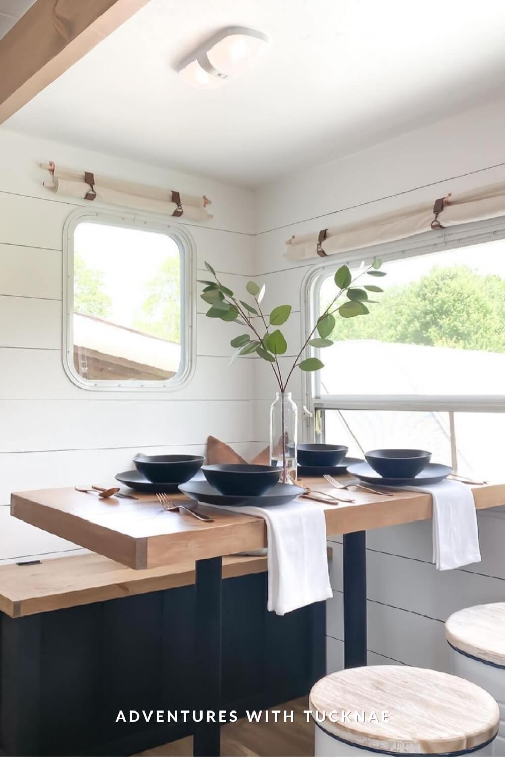 21 Gorgeous RV Table Ideas for Camper Dining Tables