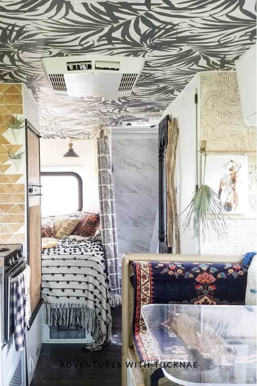 21 Beautiful RV Wallpaper Ideas for DIY Camper Renovations