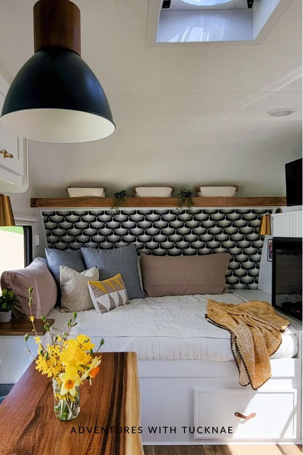 21 Beautiful RV Wallpaper Ideas for DIY Camper Renovations
